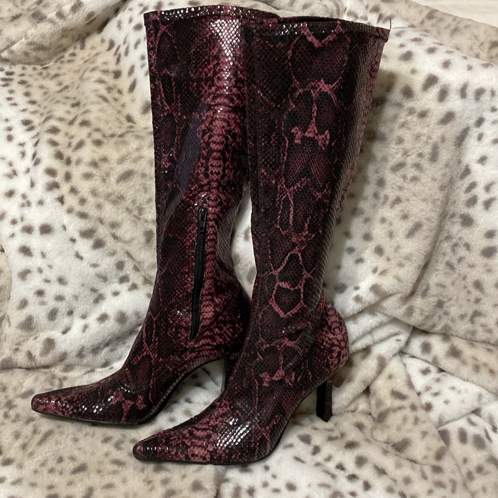 Antonio Melani pink/purple faux snakeskin boots size 6